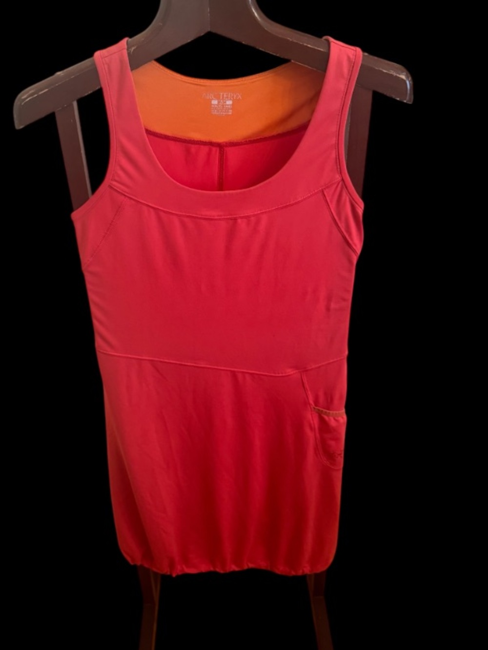 Arc'teryx Women's Red Scoop-Neck Athletic Tank Dress size M in good condition